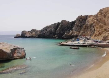 مدينة الحسيمة إطلالة بحرية جميلة تتعرض للتخريب : 