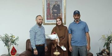 استقبال مميز للتلميذة ياسمينة أوطاح: صاحبة اعلى معدل عام على مستوى المديرية الإقليمية للتعليم بالحسيمة :  